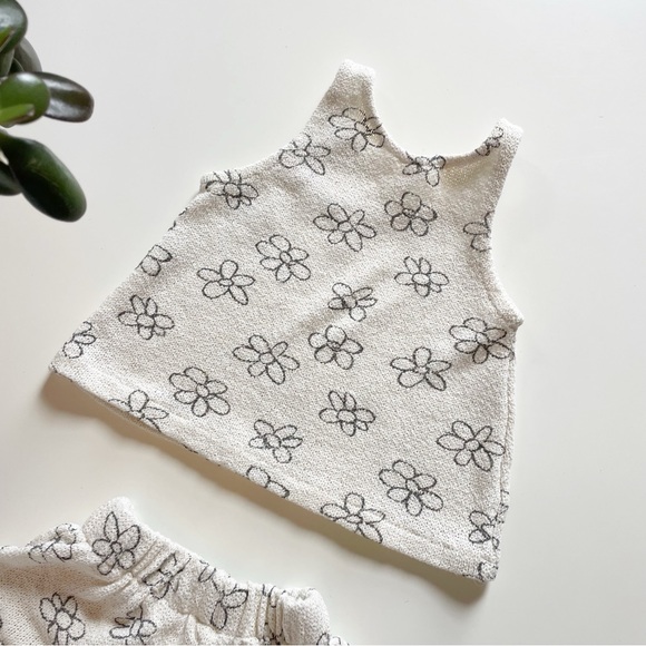 Zara 2 Piece Daisy Summer Knit Set | 3/4 - Picture 5 of 7